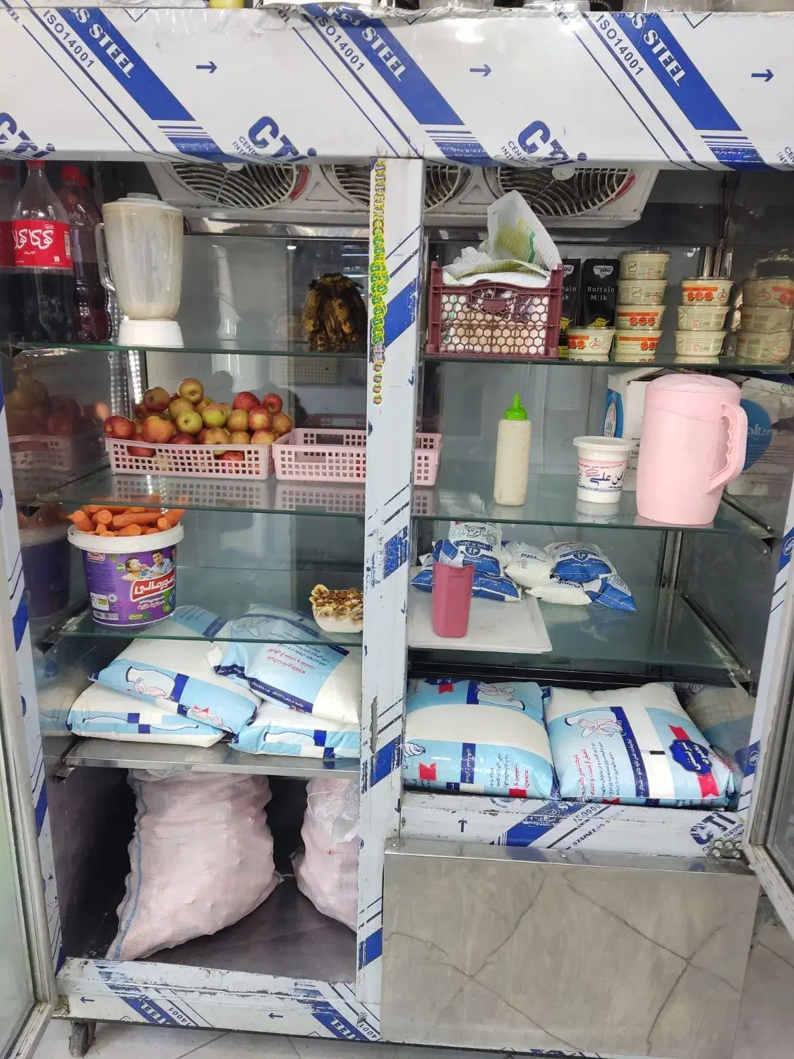 یخچال ویترینی ایستاده|کافی‌شاپ و رستوران|اصفهان, منتظرالمهدی|دیوار