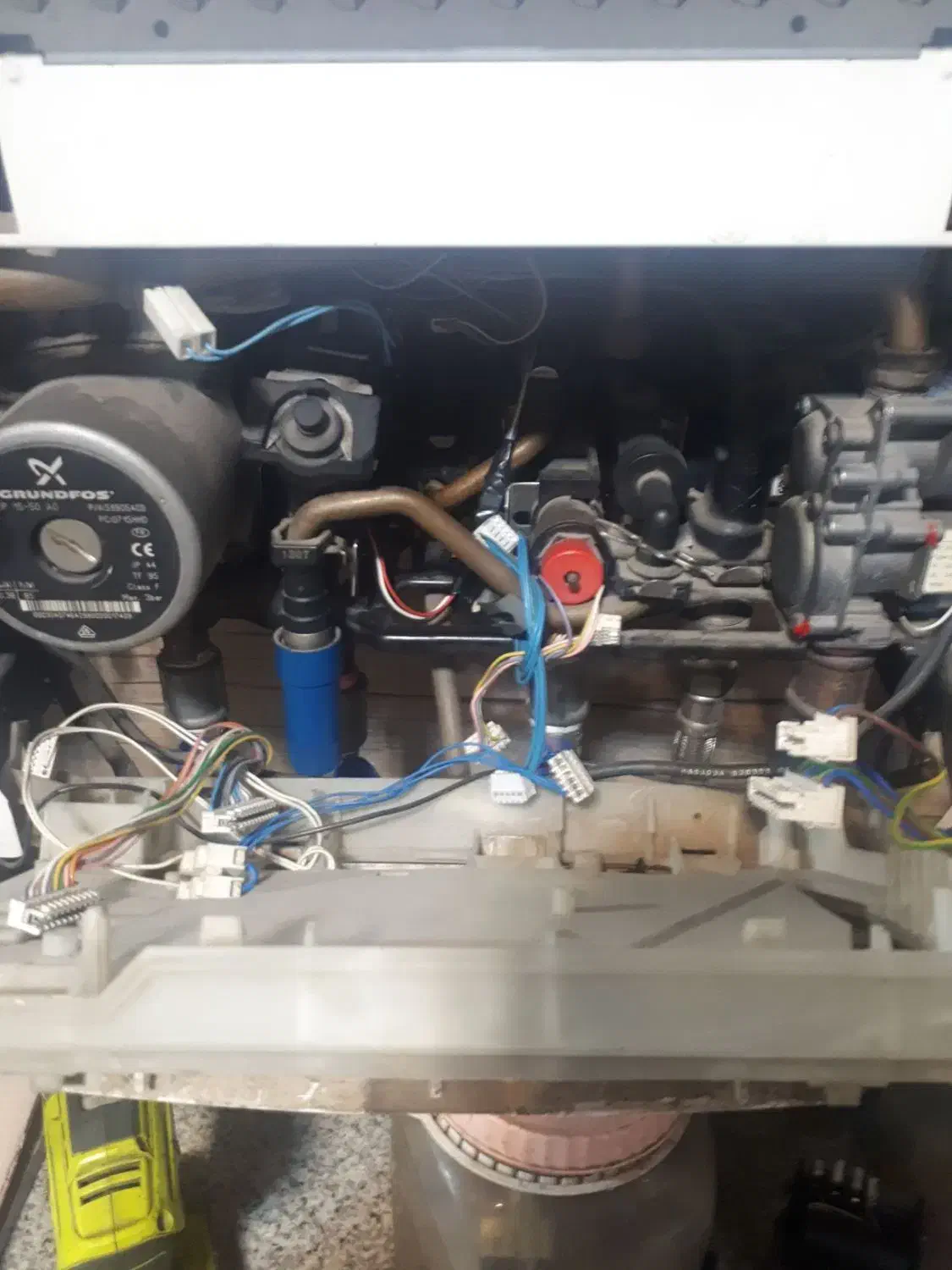 تعمیر و سرویس پکیج|خدمات پیشه و مهارت|شیراز, فرگاز|دیوار