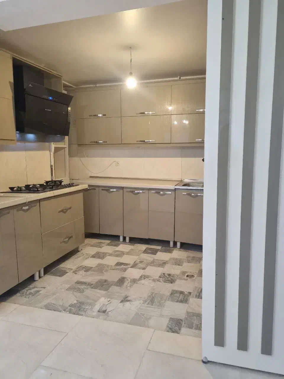 اجاره یک طبقه از ۲طبقه ویلایی|اجارهٔ خانه و ویلا|تویسرکان, |دیوار