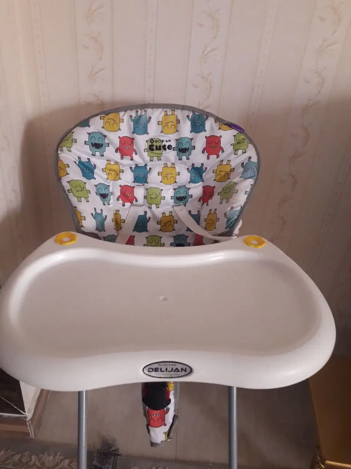 صندلی غذای کودک دلیجان|تخت و صندلی بچه|قائم‌شهر, |دیوار