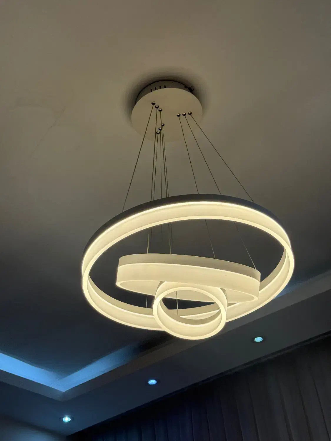 لوستر|لوستر و چراغ آویز|فردیس, فردیس|دیوار