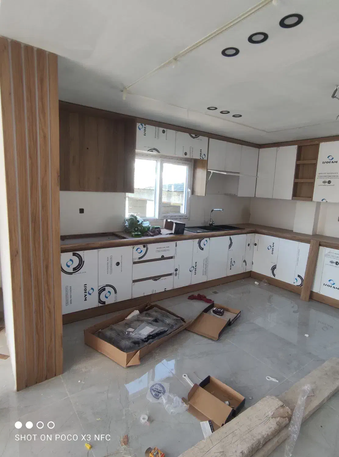 سه نیروی کار آقا و خانم در کارخانه درب و کابینت.|استخدام صنعتی، فنی، مهندسی|نوشهر, |دیوار