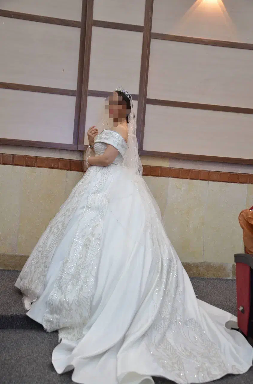 اجاره لباس عروس سایز ۴۰به بالا با تور و تاج۵۳۰۰|لباس|قدس, شهرقدس|دیوار