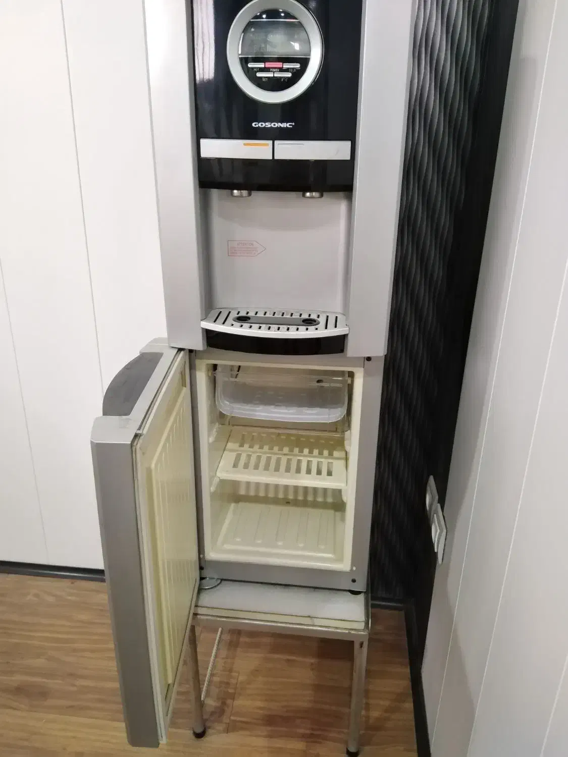 آبسردکن|آب‌سردکن و تصفیه آب|کاشان, خرمدشت|دیوار