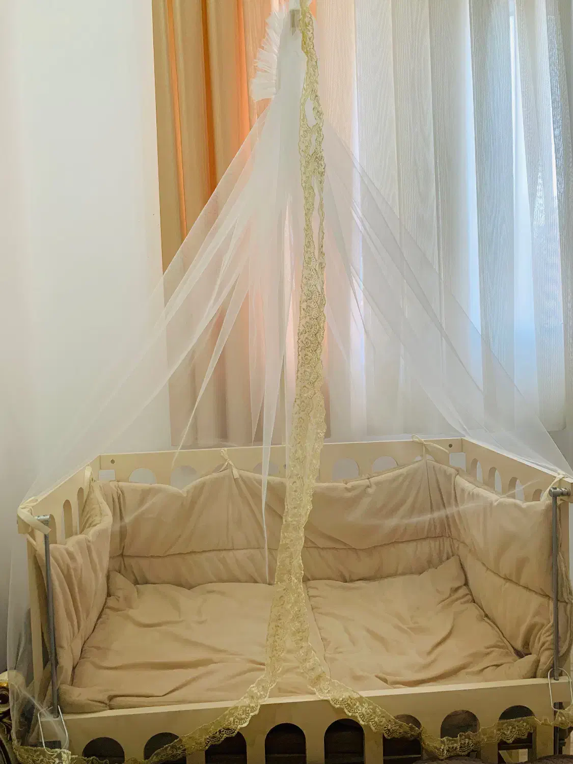 تخت کنار مادر|تخت و سرویس خواب|قم, چهار امامزاده|دیوار