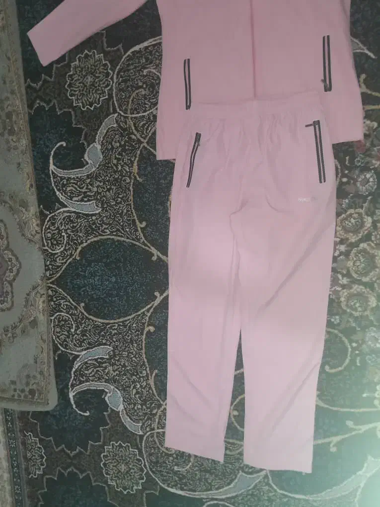 لباس ورزشی|لباس|شیراز, قلعه نو|دیوار