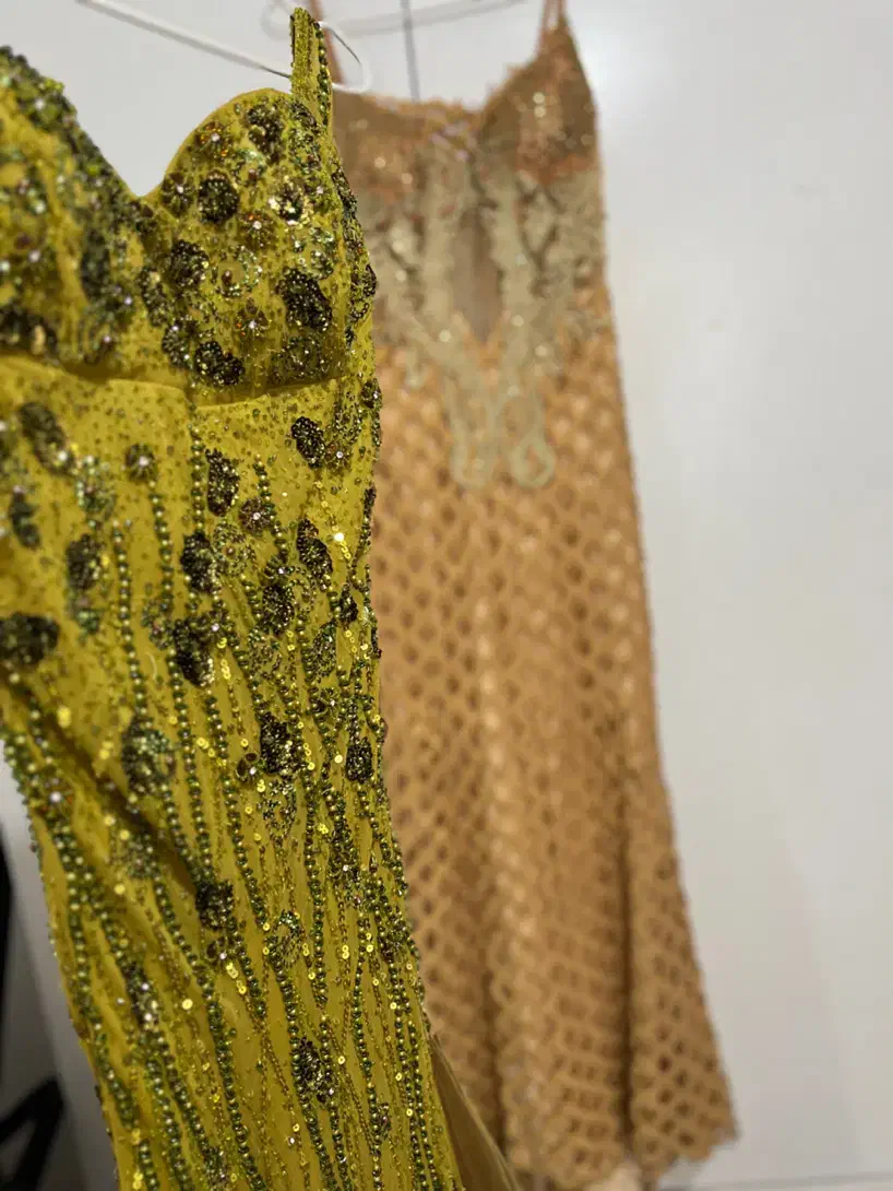 لباس مجلسی|لباس|رشت, پل تالشان|دیوار