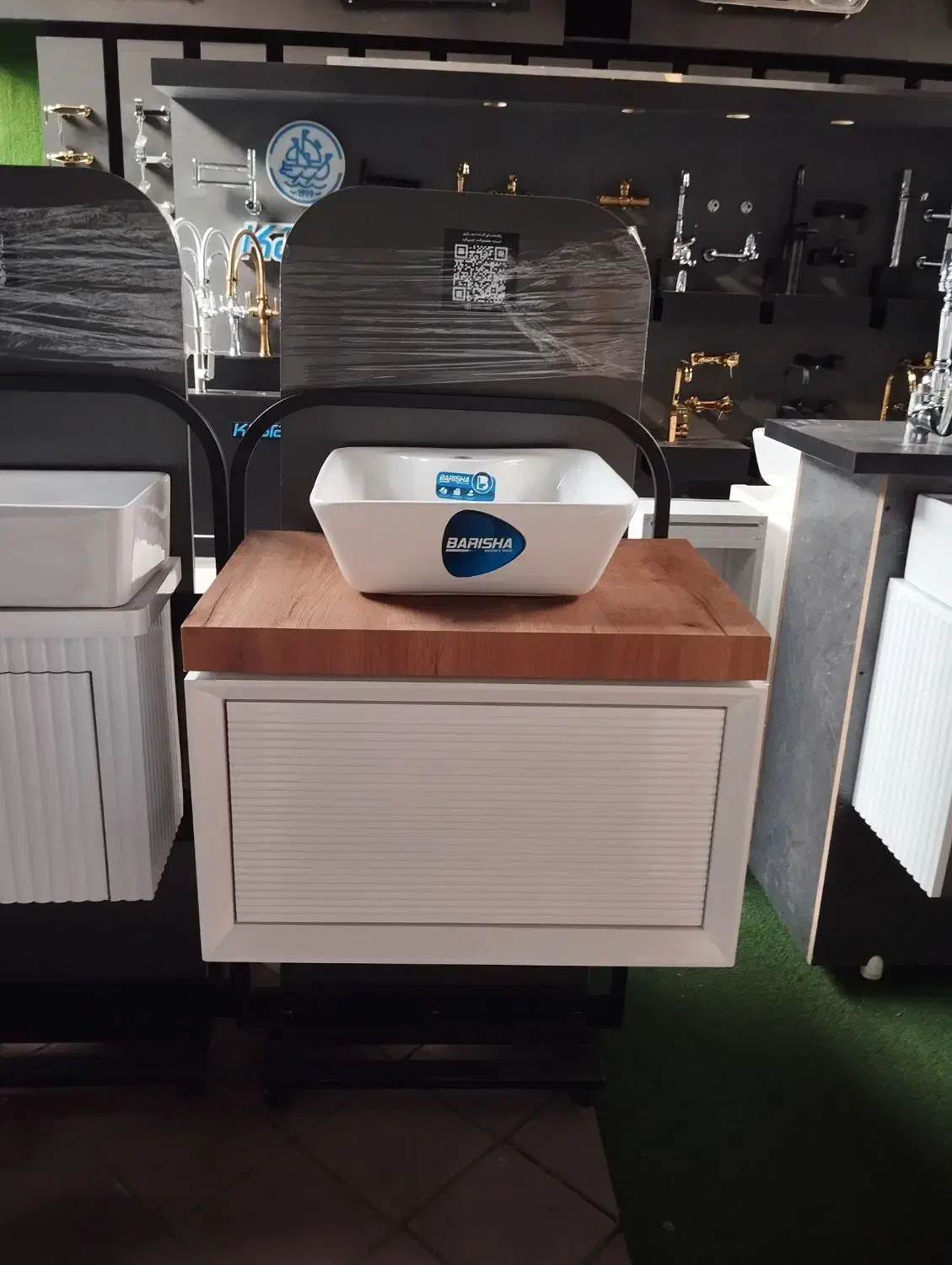 ساخت کابین وروشویی باکس واینه|لوازم سرویس بهداشتی|آمل, |دیوار