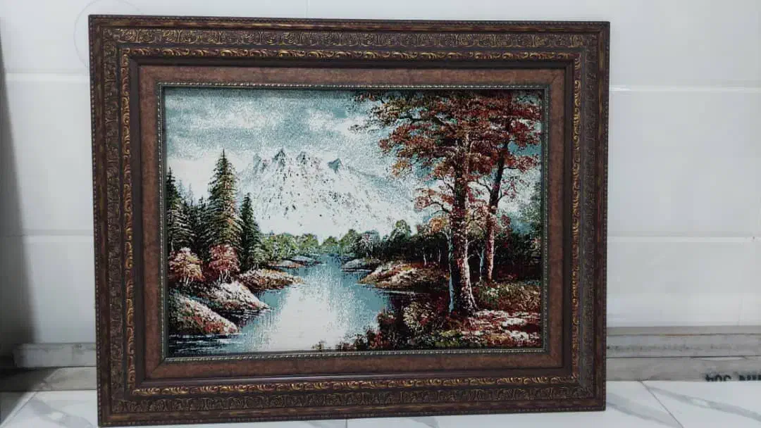 قاب عکس منظره و وان یکاد|تابلو فرش|مرند, |دیوار