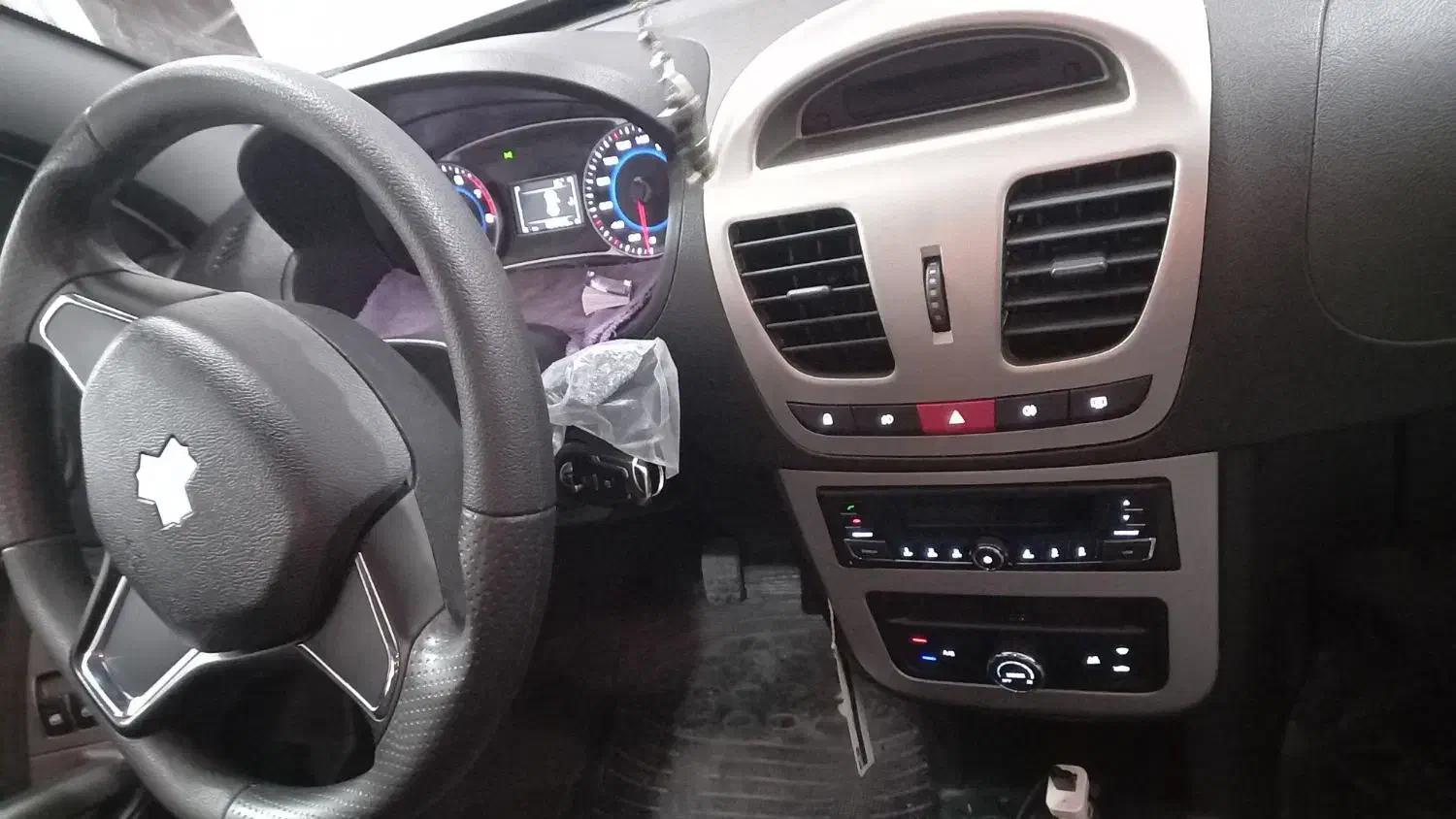 کوئیک GXR 1404 سفید مشکی|خودرو سواری و وانت|زنجان, |دیوار