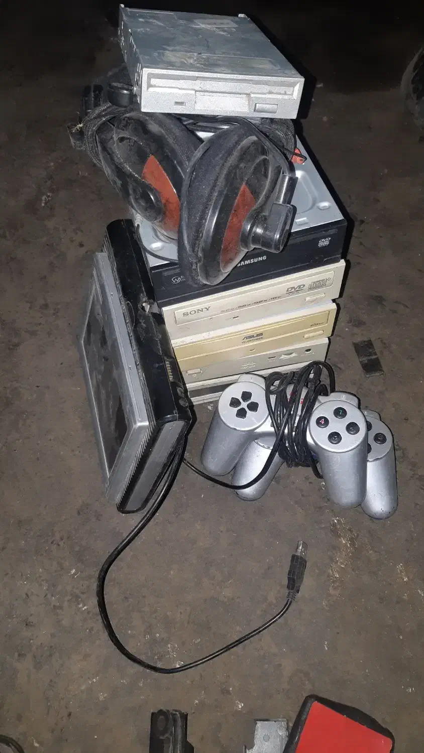 لوازم کامپیوتر و پرینتر|قطعات و لوازم جانبی رایانه|قدس, هفت جوی|دیوار