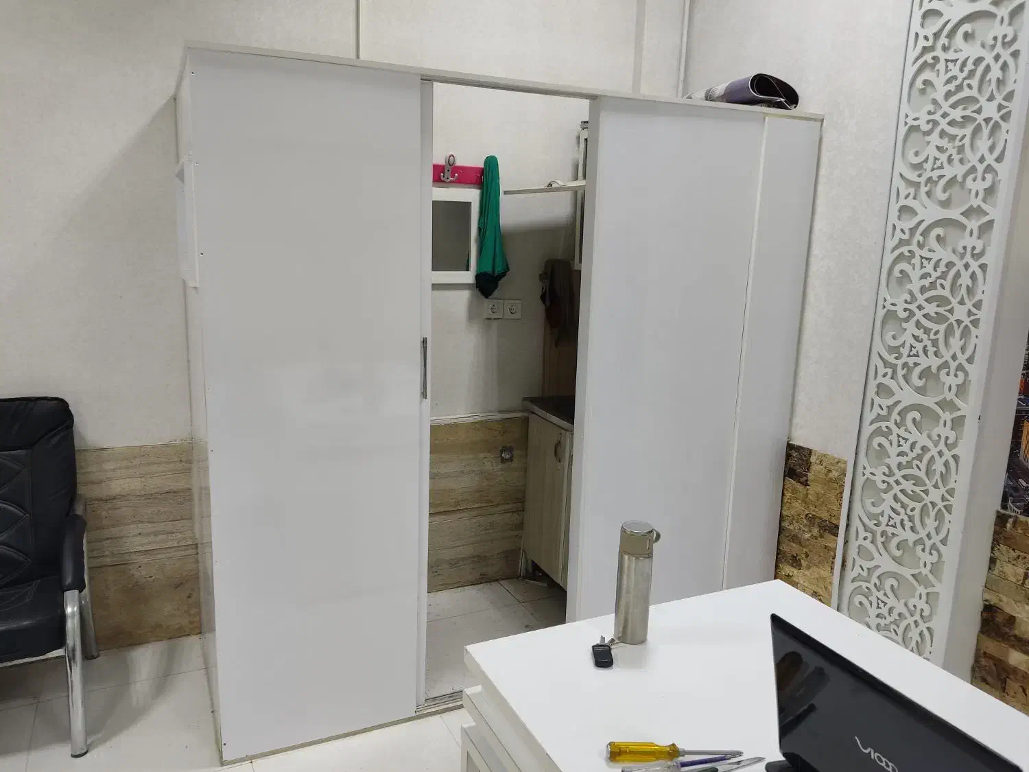 پارتیشن یا آبدارخانه|دفتر کار|مشهد, چهارچشمه|دیوار