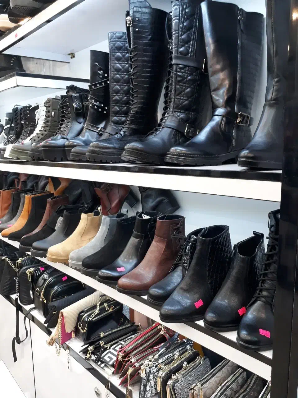 فروش ویترین مغازه کفش فروشی|فروشگاه و مغازه|لنگرود, |دیوار