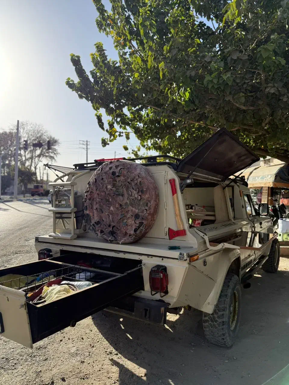 جیپ سیمرغ|خودرو سواری و وانت|اندیشه, اندیشه فاز ۱|دیوار