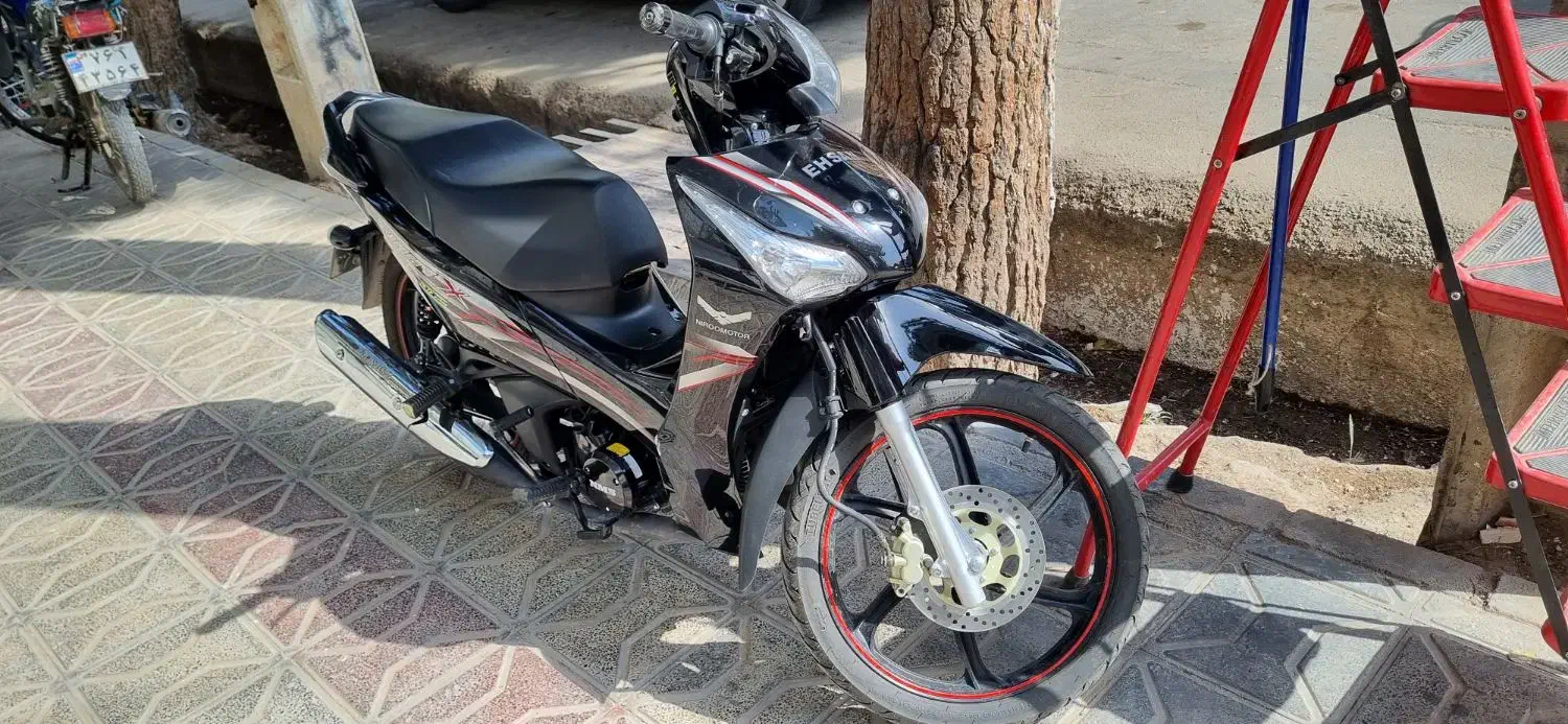 موتور بی کلاج ۴۰۳|موتورسیکلت|تربت جام, بیست متری منبع آب|دیوار