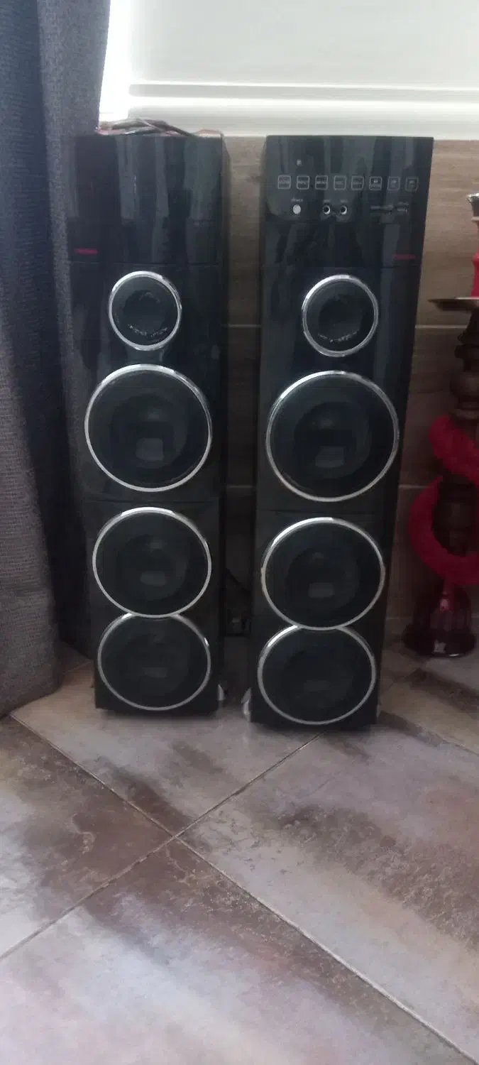 فروش یه جفت  اسپکر microlab|سیستم صوتی خانگی|گلپایگان, |دیوار