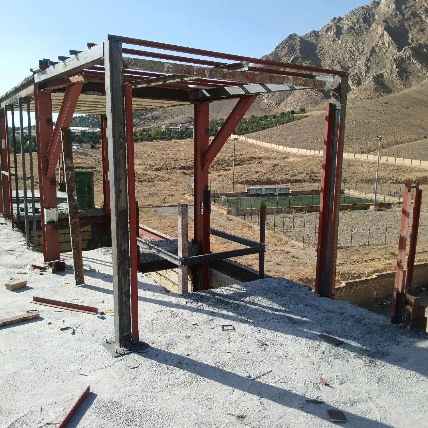 فروش و نصب والپست. جوشکاری نبشی کشی. اسکلت فلزی|خدمات پیشه و مهارت|ملایر, |دیوار