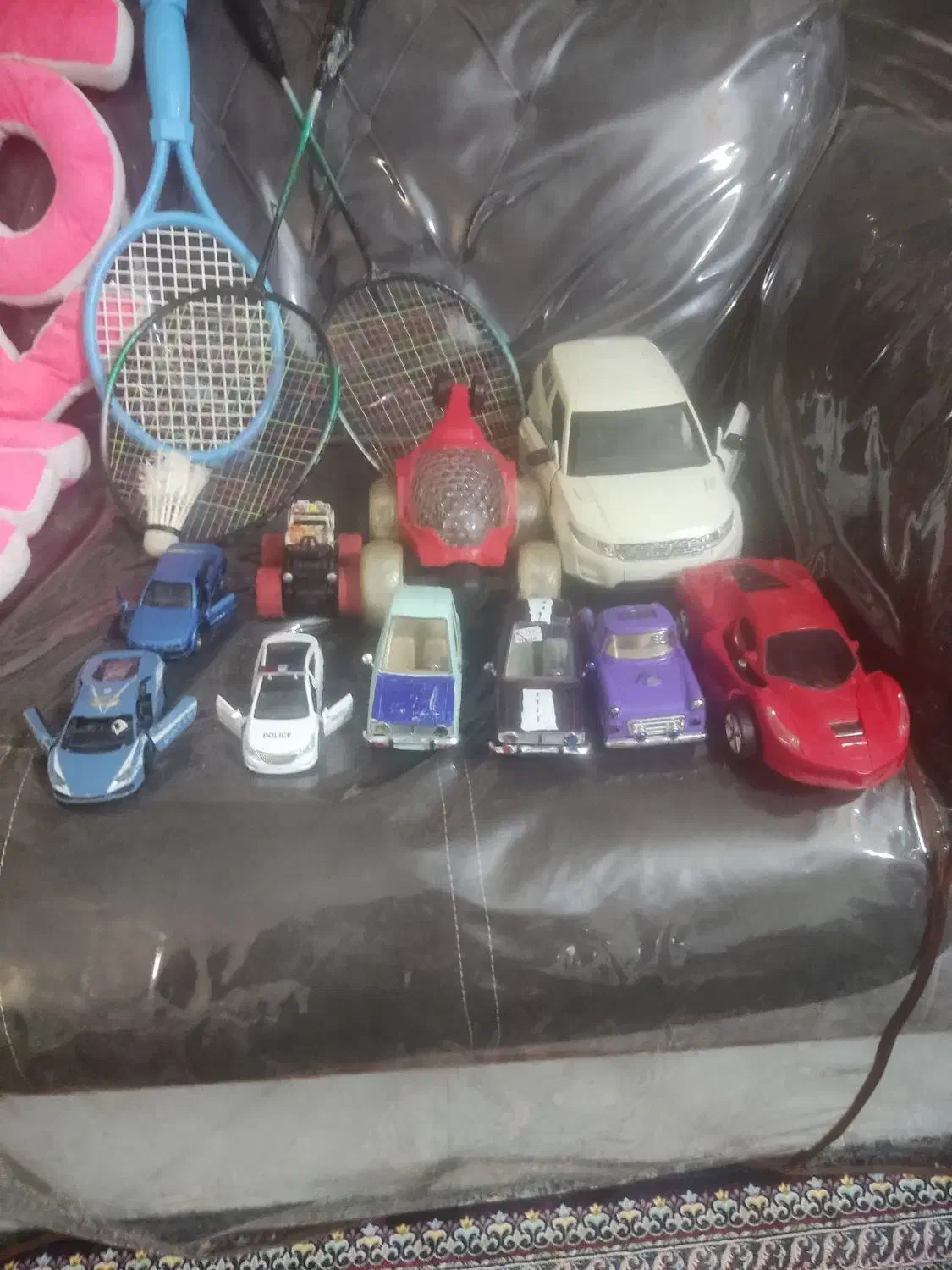 تعدادی عروسک واسباب بازی|اسباب‌‌بازی|اهواز, کوی صادقیه|دیوار