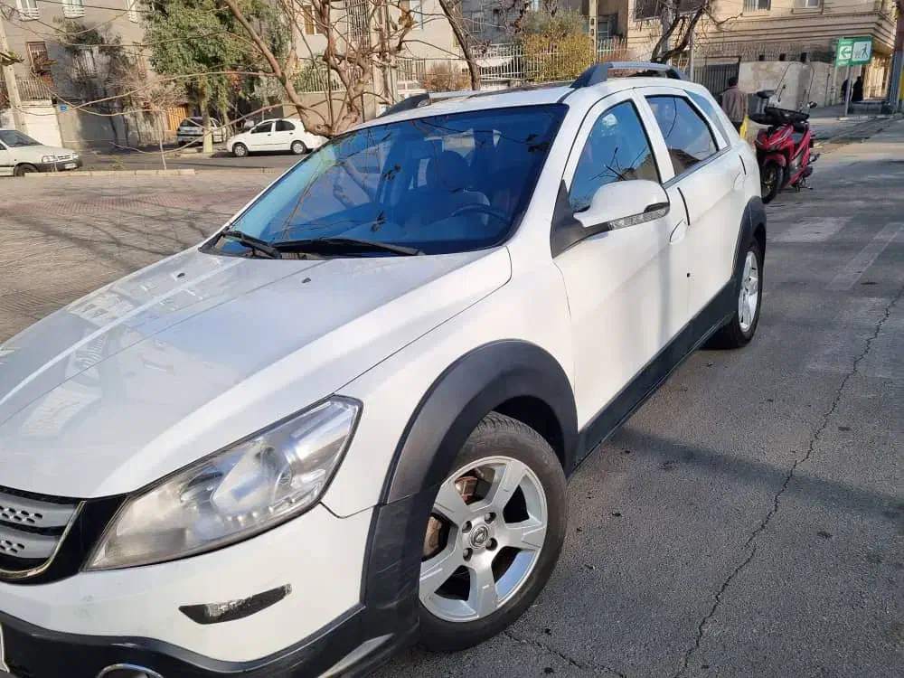 اچ سی کراس (H30 Cross) سفید مدل ۹۶|خودرو سواری و وانت|تهران, سبلان (لشگر)|دیوار