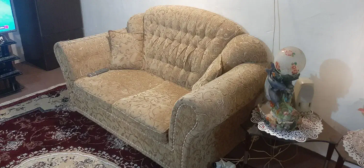 دو عدد مبل  پنج نفری|مبلمان خانگی و میز عسلی|رشت, بیجارپس|دیوار