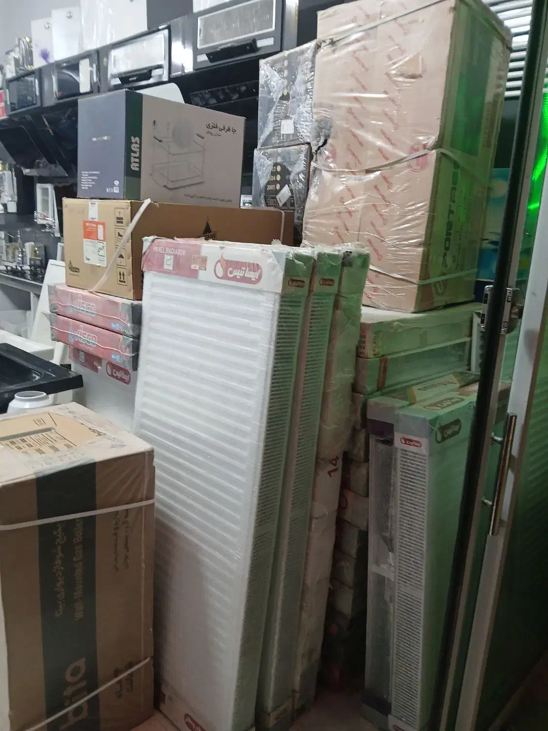 رادیاتور.پگیج عمده|آبگرمکن، پکیج، شوفاژ|گلبهار, شهر جدید گلبهار|دیوار