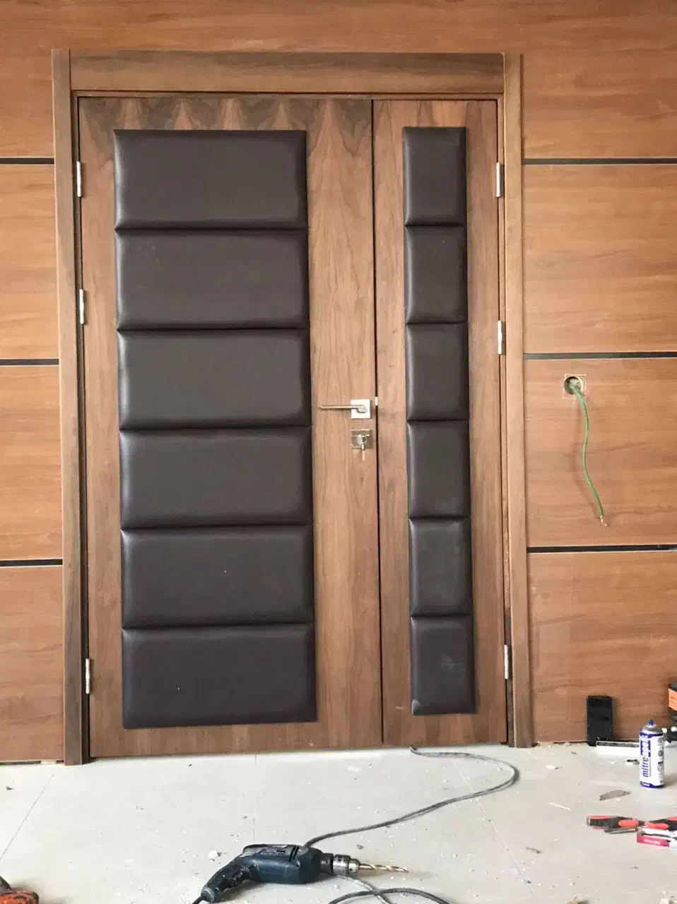 نصاب درب چوبی|خدمات پیشه و مهارت|اسلام‌شهر, شهرک واوان|دیوار