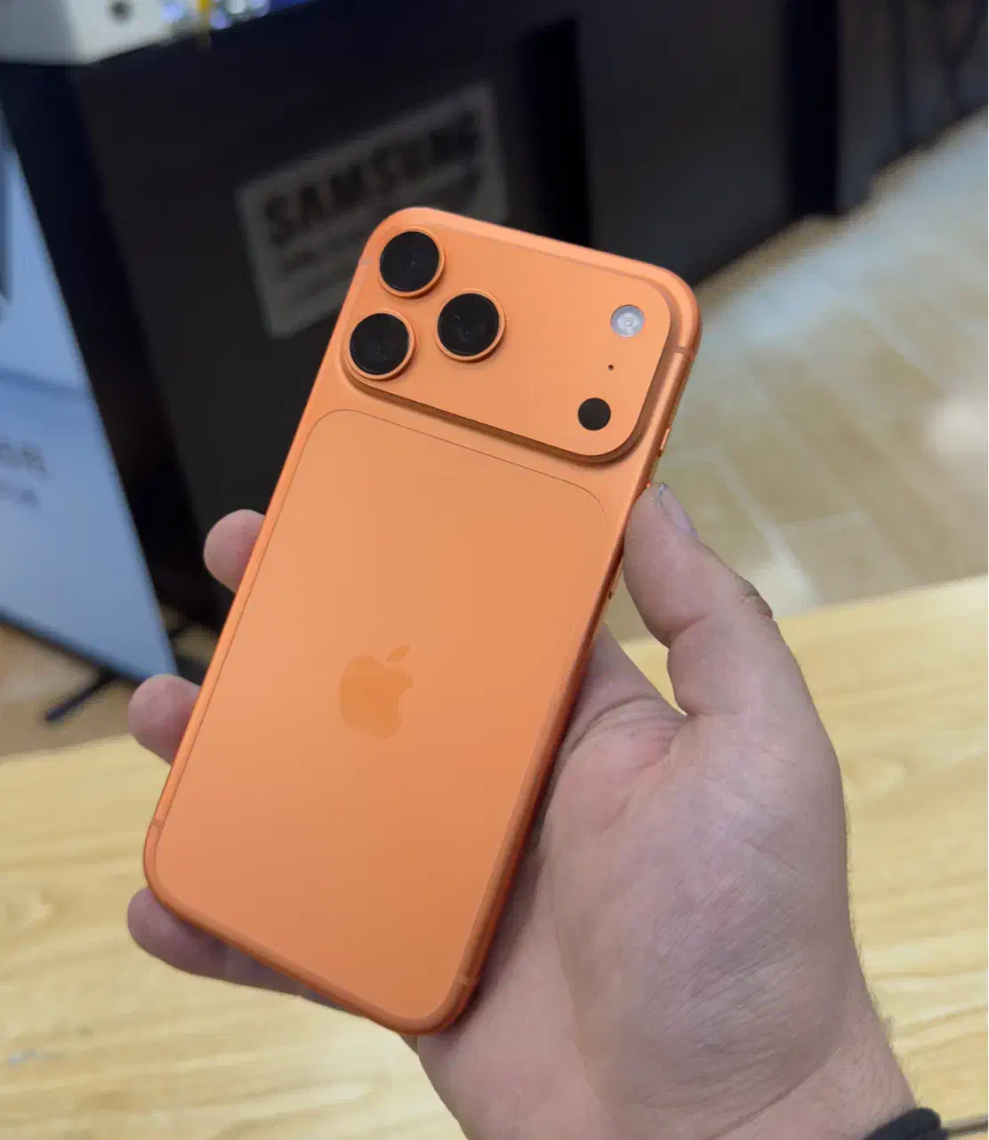 iPhone 17 از دم قسط با بازنشستگان با سود ۲ درصد|موبایل|تهران, پونک|دیوار