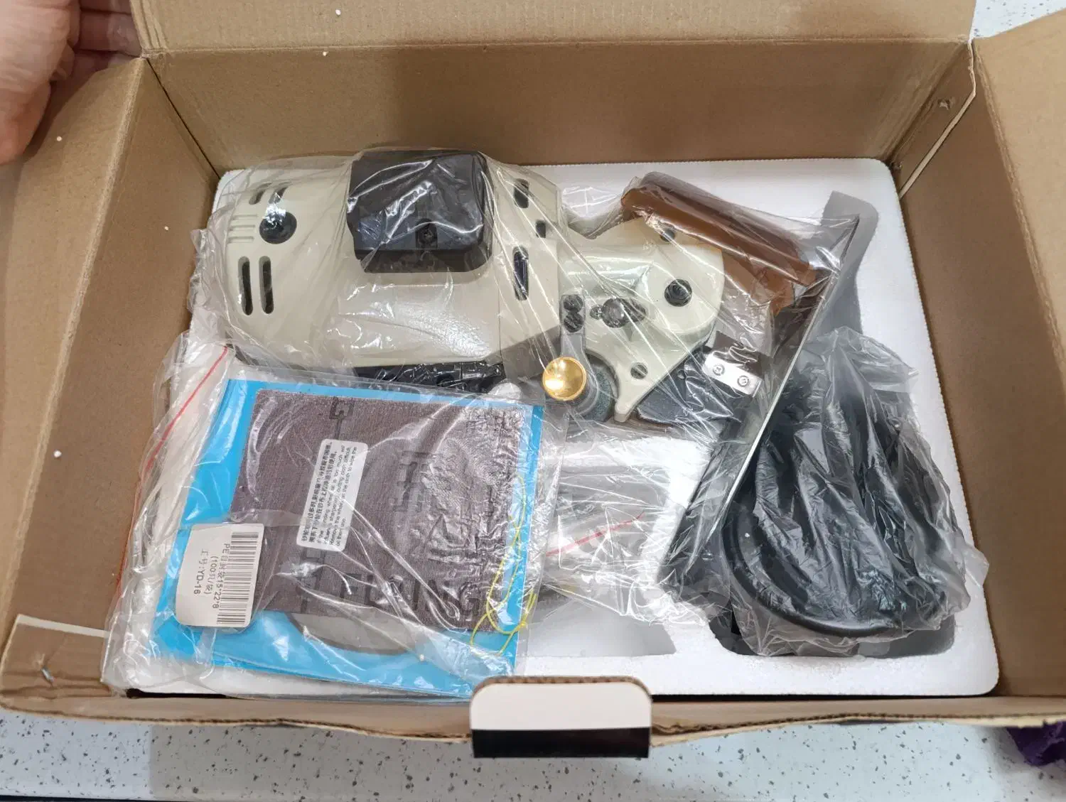 قیچی برش پارچه|لوازم خیاطی و بافتنی|کاشان, زیدی|دیوار