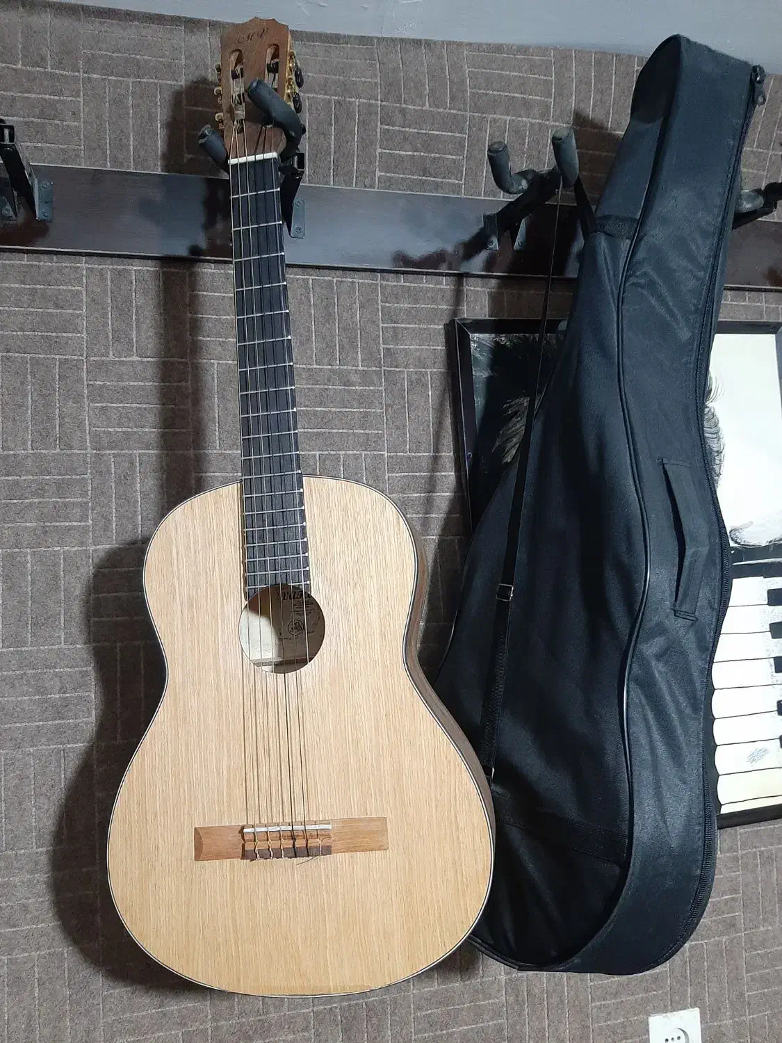 گیتار MV4|گیتار، بیس، امپلیفایر|خرمآباد, |دیوار