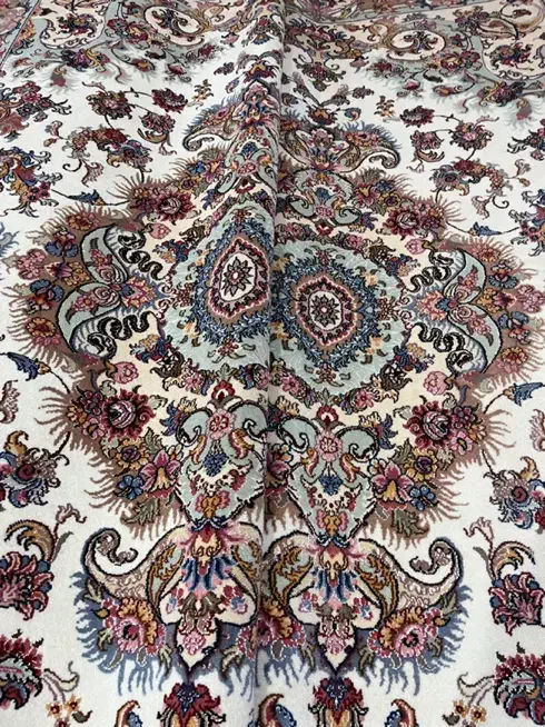 جفت شش متری طرح تبریز  گل ابریشم|فرش|اصفهان, نقش جهان|دیوار