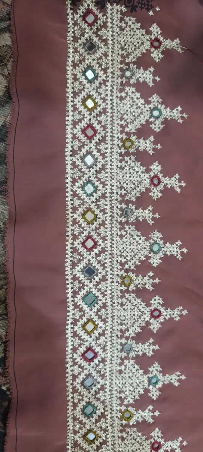 دوزنده ایم|لباس|ایرانشهر, |دیوار