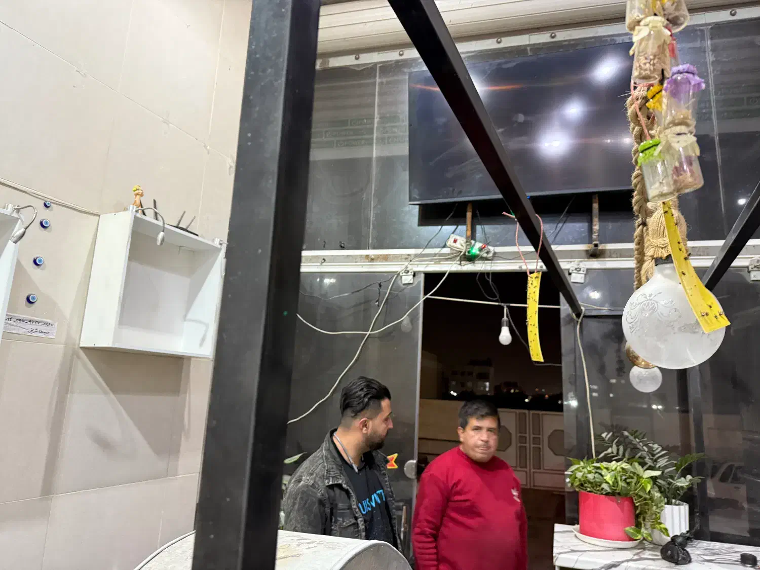 وسایل کافه به مناسبت ترین قیمت تکی وکلی|فروشگاه و مغازه|شیراز, میانرود|دیوار