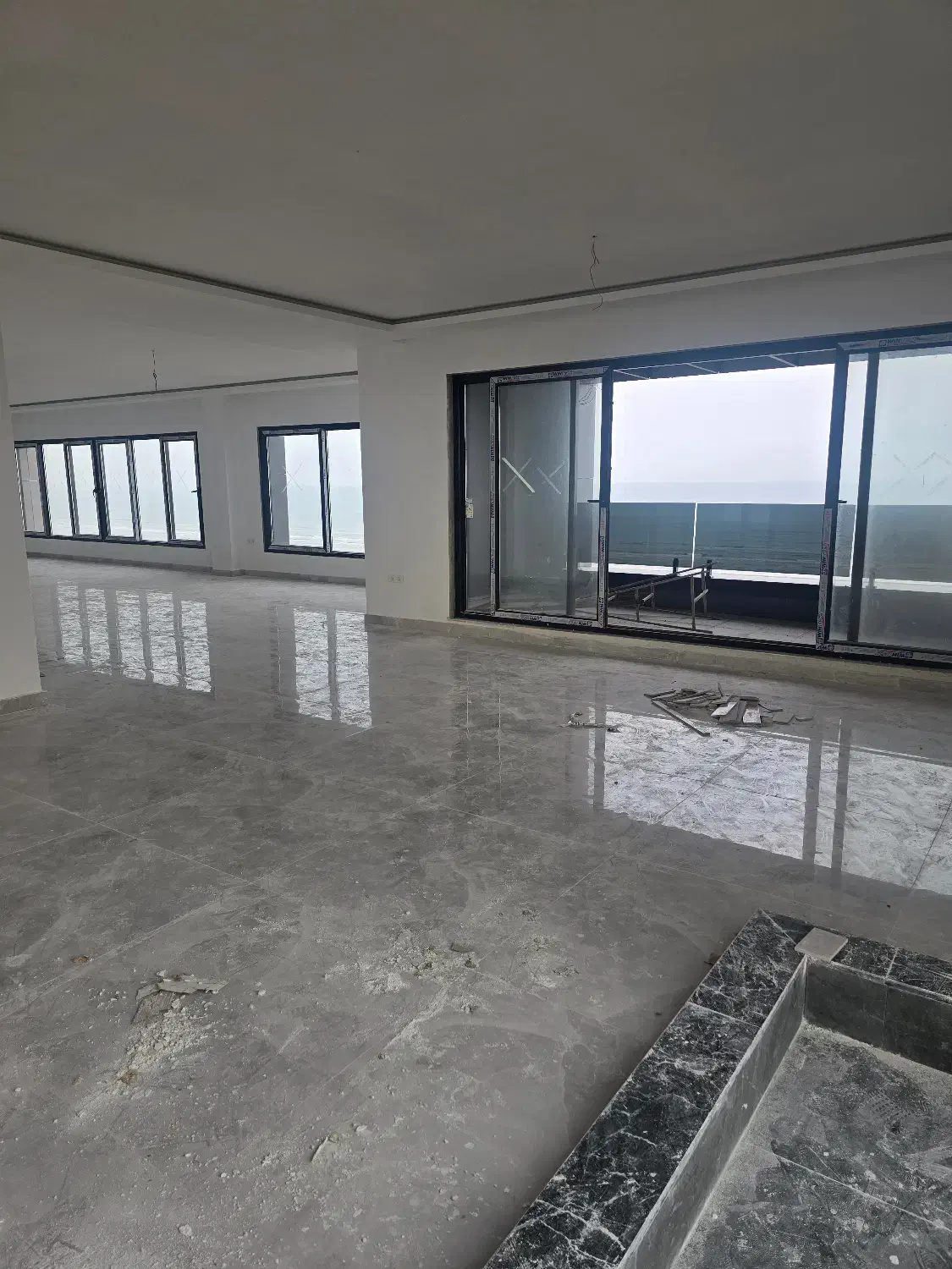 ۳۸۰ متری طبقه۹ ویو دریا تک واحدی نوساز برپاسداران|فروش آپارتمان|بندر انزلی, پاسداران|دیوار