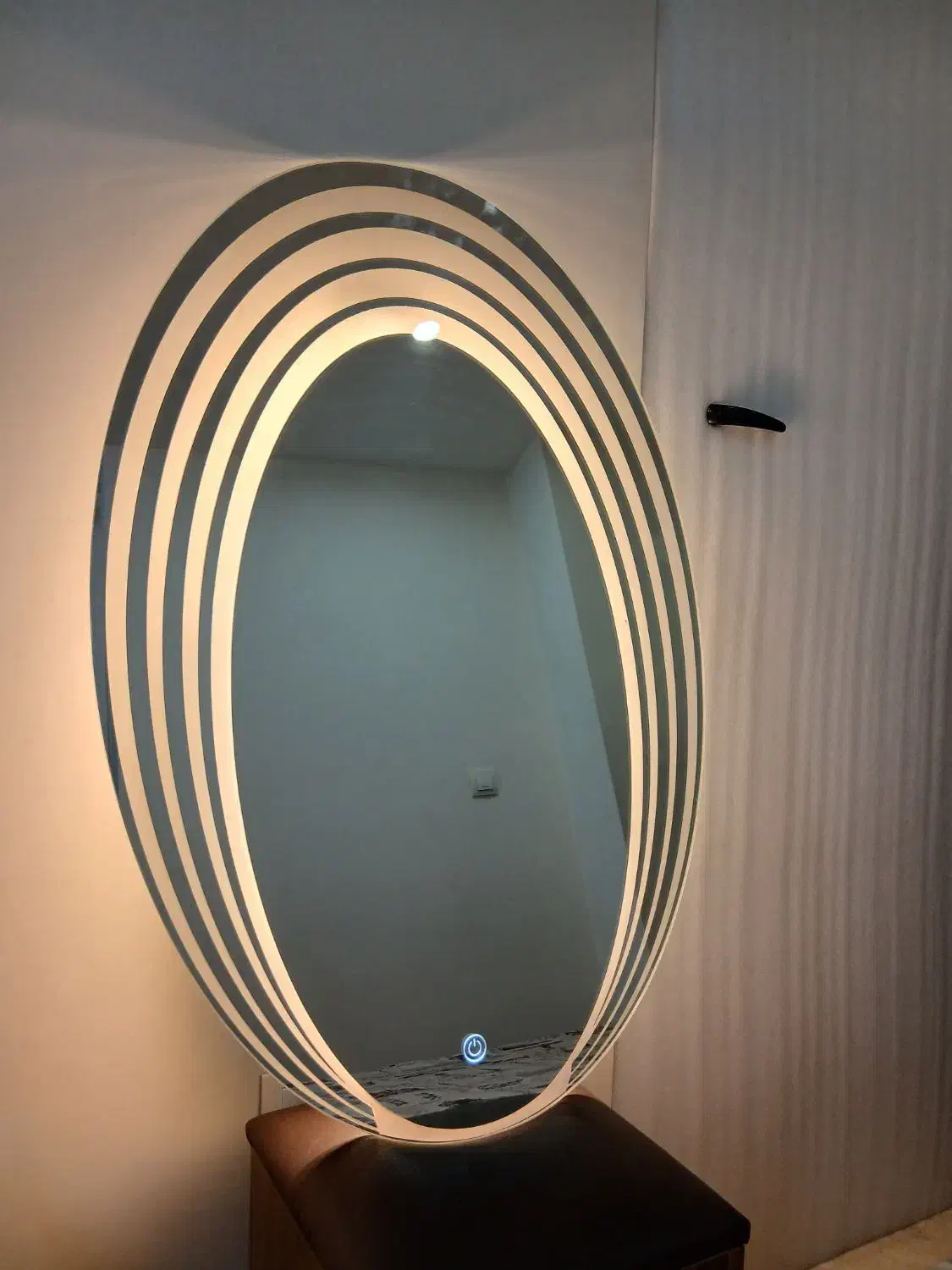 آیینه لمسی همراه با بکلایت|آینه|اصفهان, تخت فولاد|دیوار