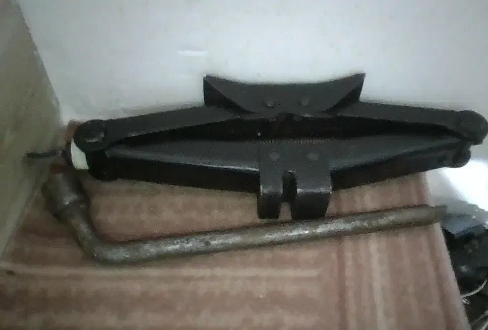 جک و اچار چرخ پزو|قطعات یدکی و لوازم جانبی|ارومیه, |دیوار