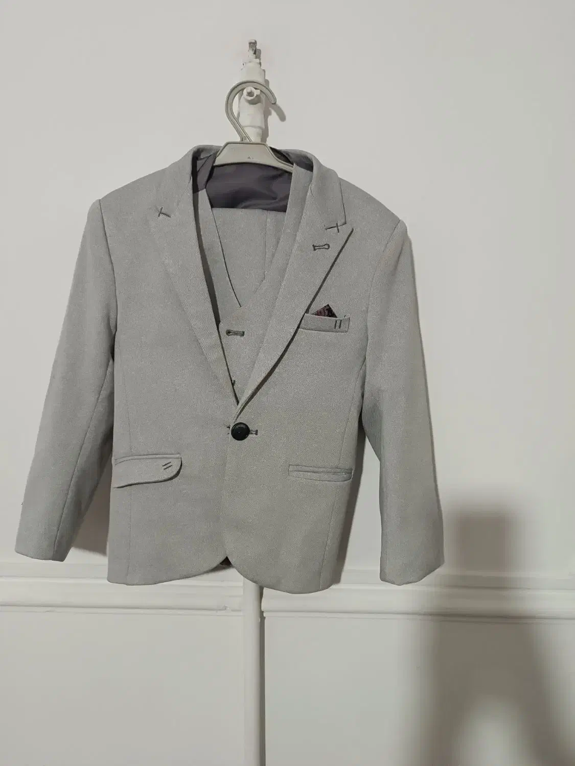 سلام یک دست کت شلوار پسرانه و یک جفت کفش|کیف، کفش، کمربند|ارومیه, |دیوار