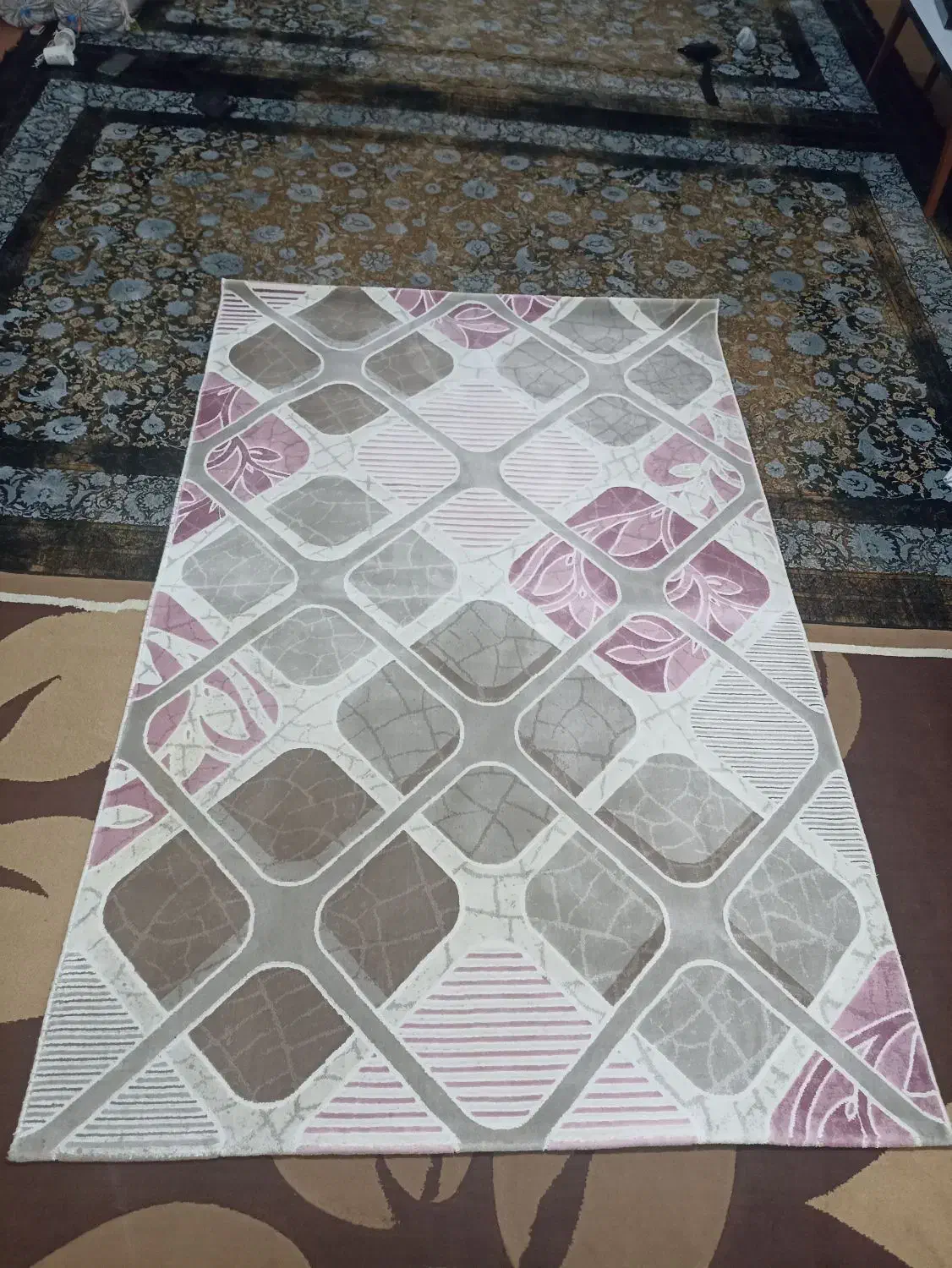 یک تخته فرش|فرش|رباط‌کریم, رباط‌کریم|دیوار