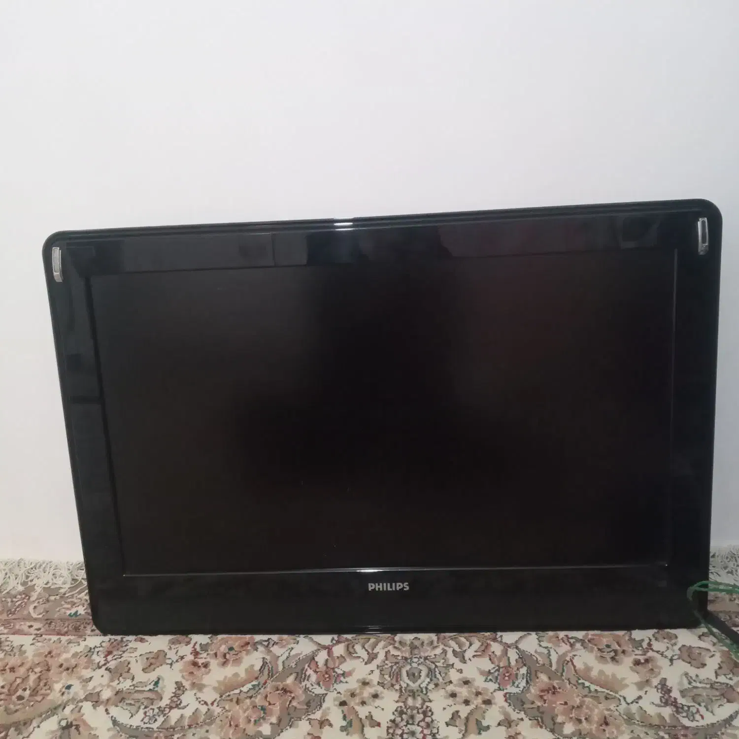 تلویزیون ۳۲ سالم|تلویزیون و پروژکتور|خرم‌آباد, |دیوار