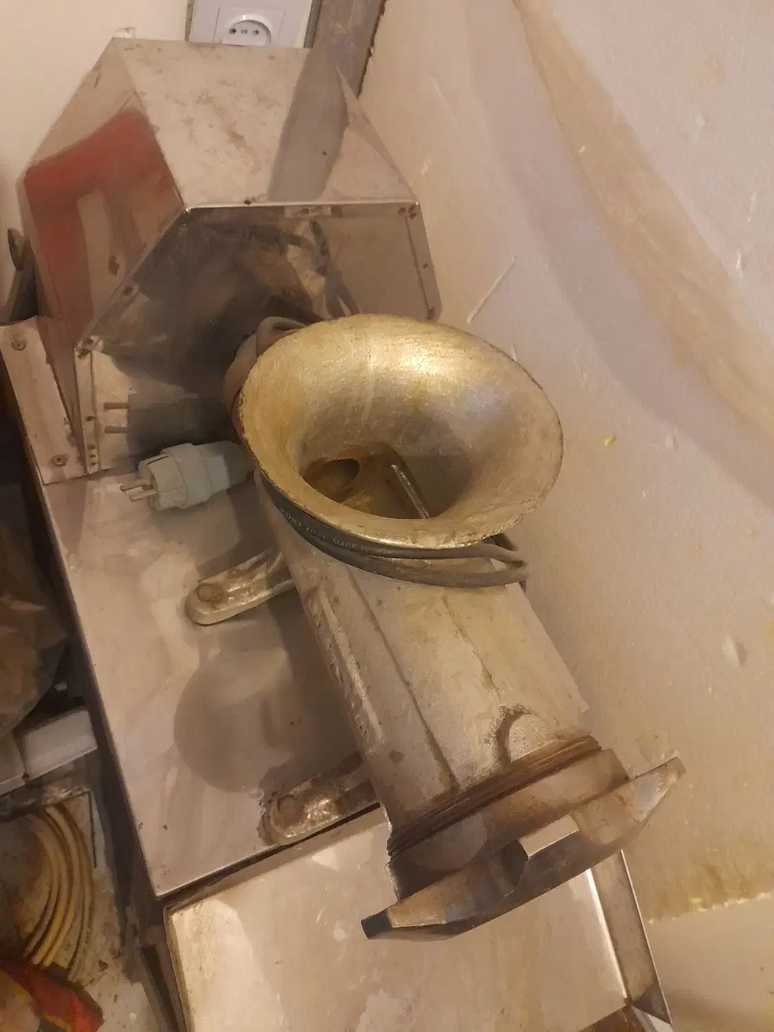 چرخ گوشت صنعتی سالم وکم کار|ماشینآلات صنعتی|مشهد, گلبرگ|دیوار