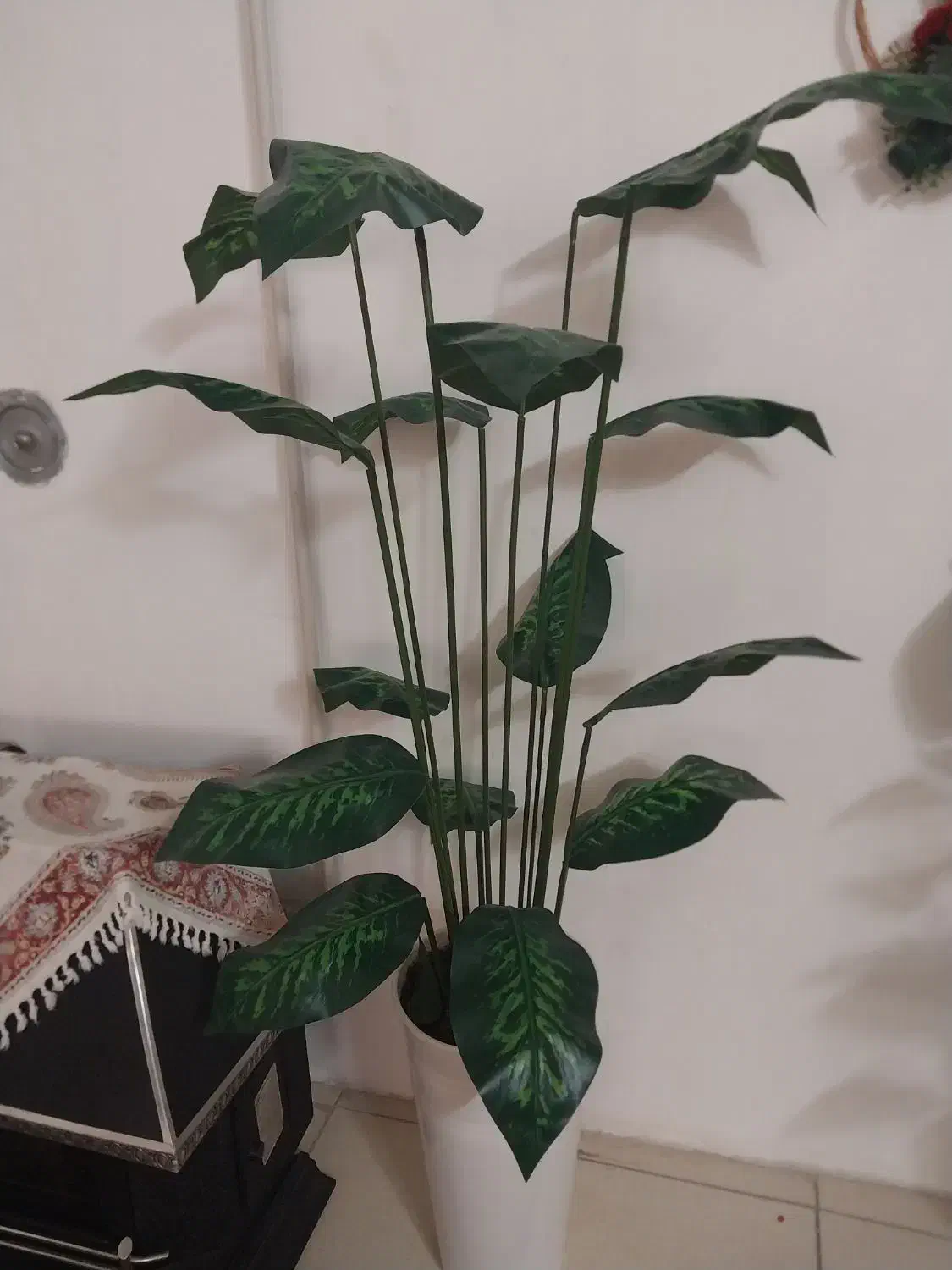 گلدان مصنوعی بزرگ خارجی|گل مصنوعی|خرمآباد, |دیوار