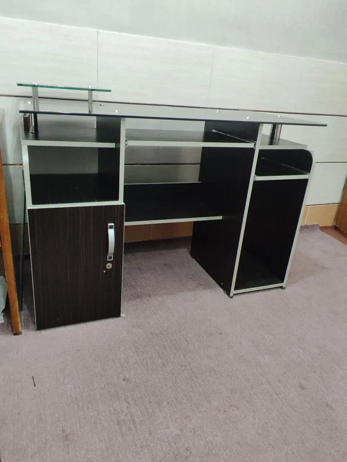 میز کامپیوتر روکش شیشه ابی|میز تحریر و کامپیوتر|بهبهان, |دیوار