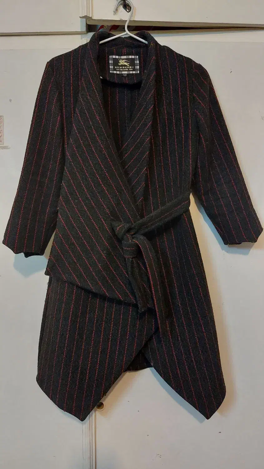 مانتو در حد نو یکبار بیشتر پوشیده نشده با تخفیف|لباس|مشهد, شهرآرا|دیوار