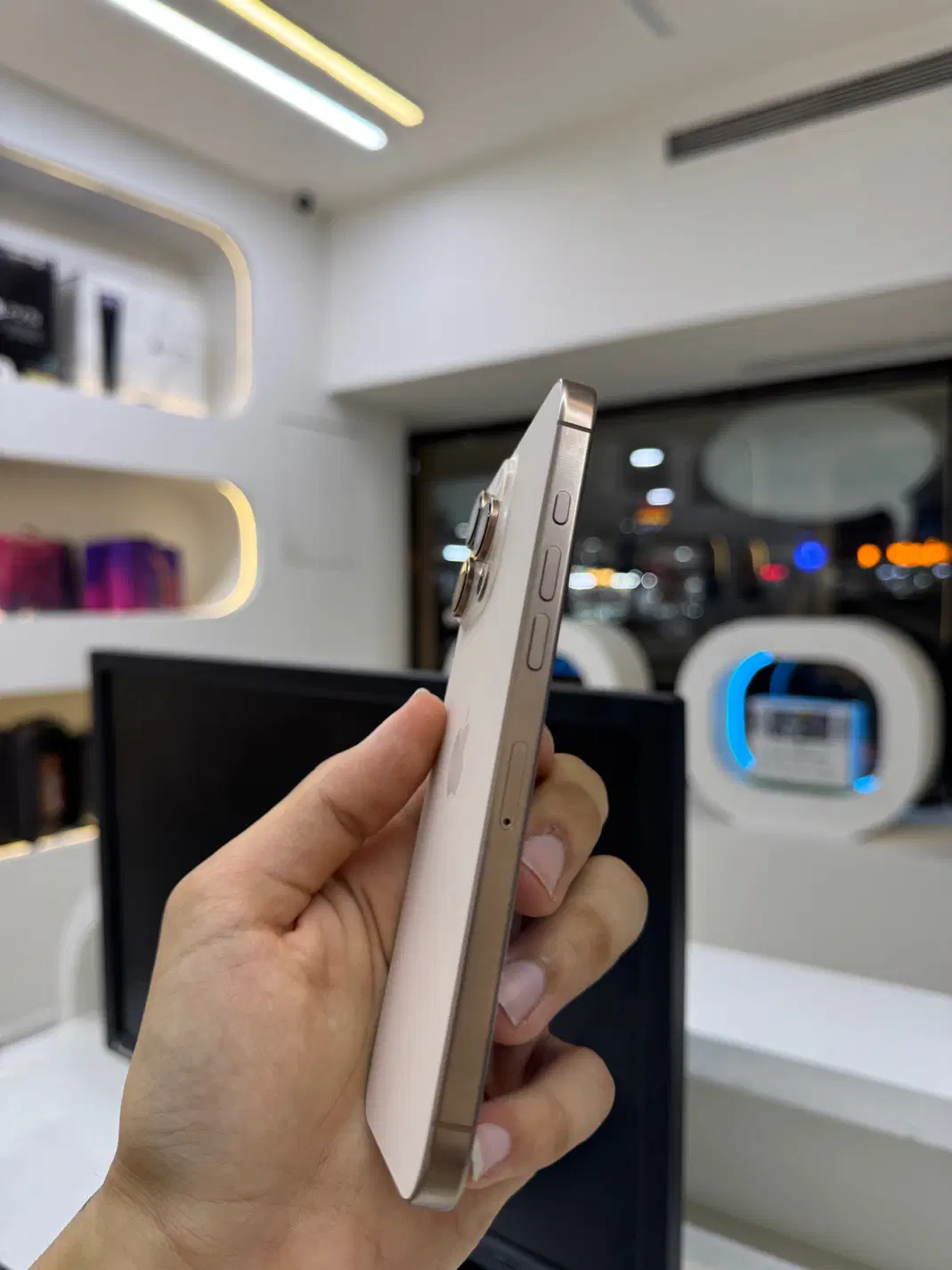 Iphone 16 Promax|موبایل|اصفهان, درب کوشک|دیوار