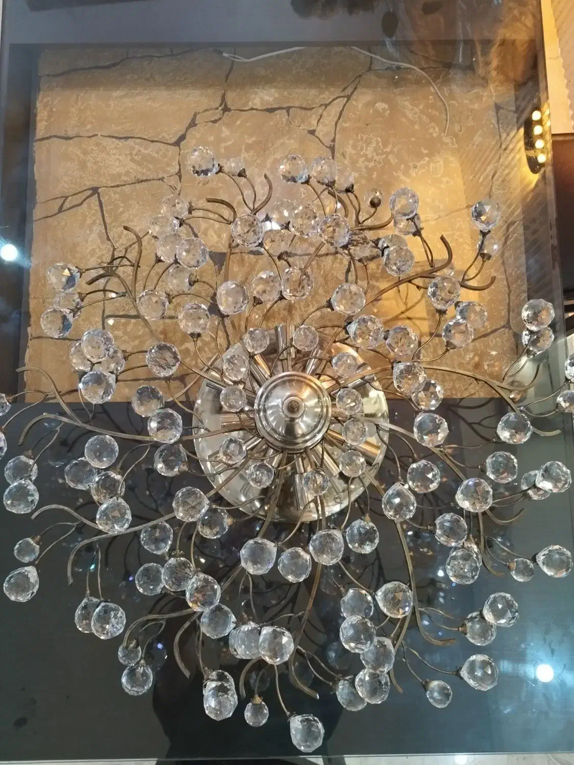 لوستر برنزی چسبیده به سقف کریستالی|لوستر و چراغ آویز|تهران, سازمان برنامه جنوبی|دیوار