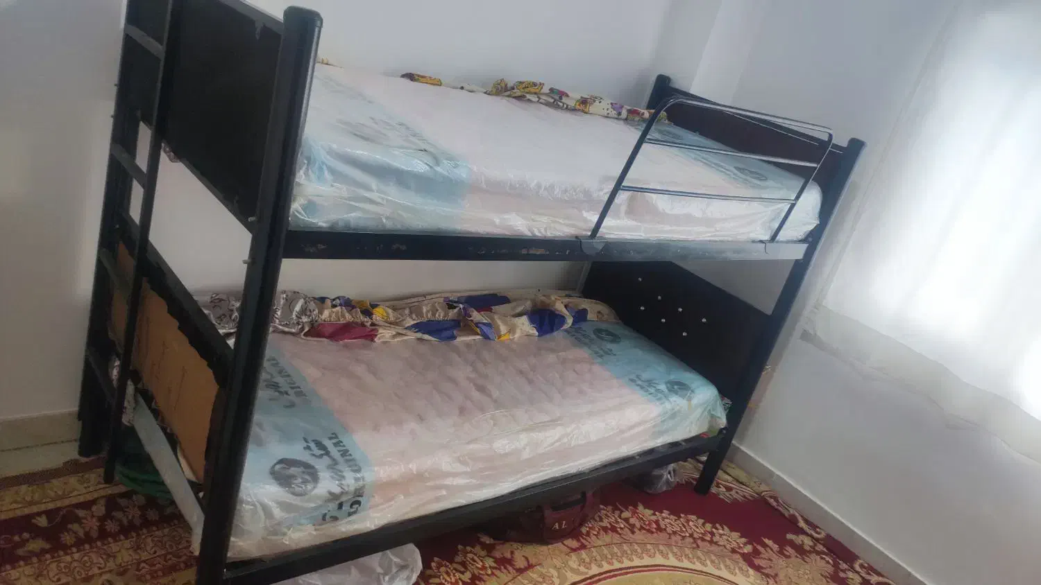 تخت وتشک|تخت و سرویس خواب|رامیان, |دیوار