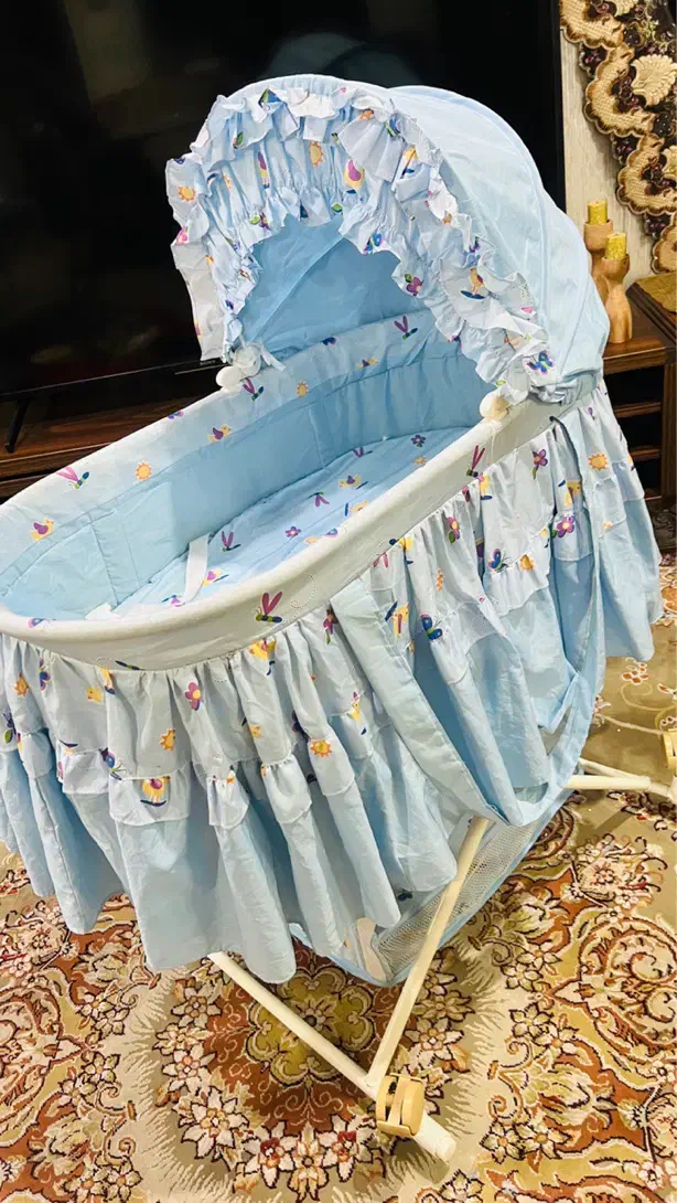 گهواره فلزی دو حالته everflo|تخت و صندلی بچه|اندیمشک, |دیوار