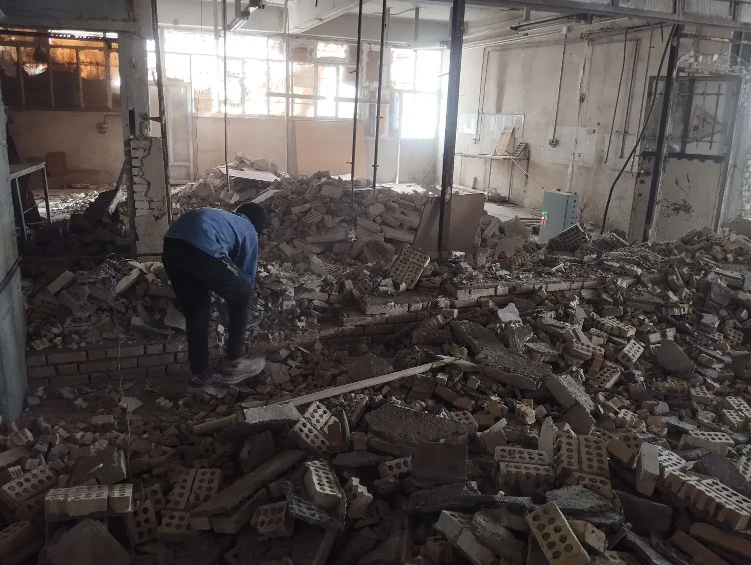 مجری وانجام کلیه کارهای ساختمانی صفر تا کلید تحویل|خدمات پیشه و مهارت|مشهد, سجاد شهر|دیوار