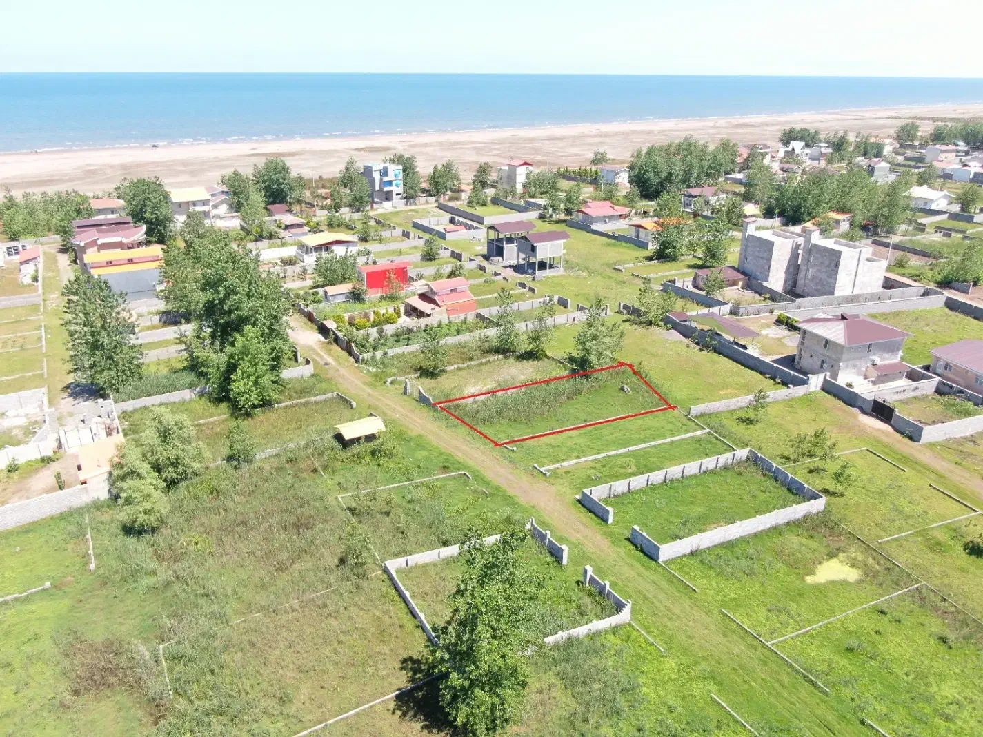 زمین ساحلی مساوی با طلا|فروش زمین و ملک کلنگی|لاهیجان, گلستان|دیوار