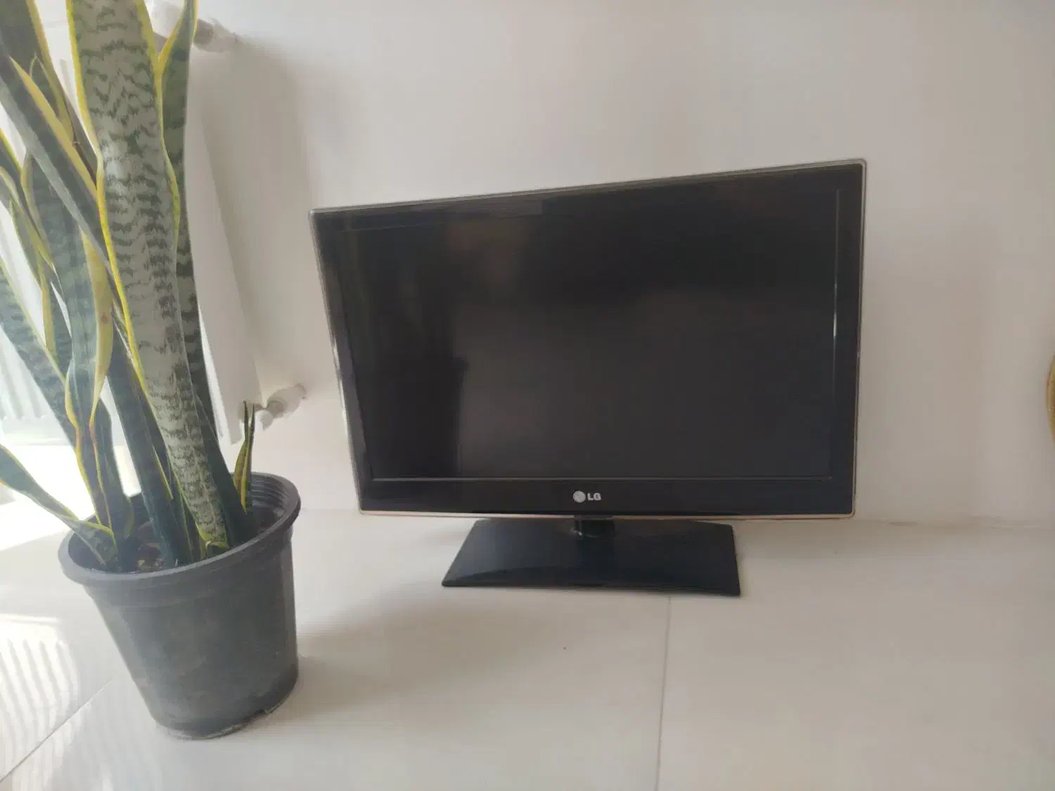 24 کاملا سالم|تلویزیون و پروژکتور|چهاردانگه (تهران), |دیوار