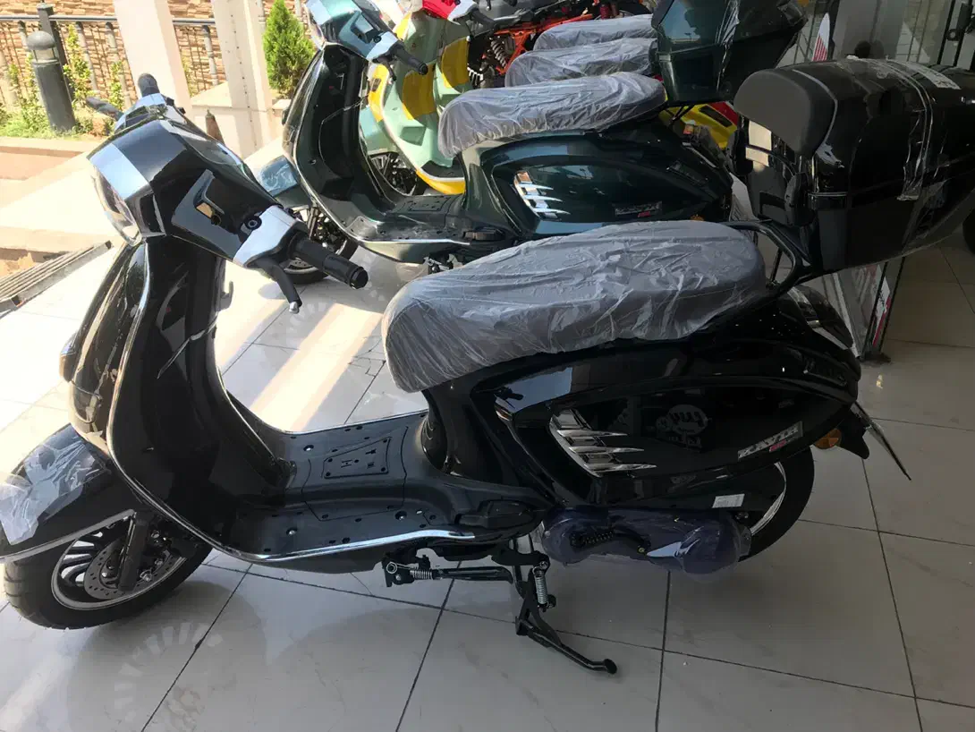 فروش زیر قیمت نقدی نمایندگی|موتورسیکلت|شیراز, زرهی|دیوار